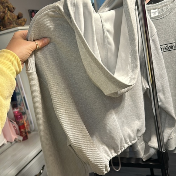 Dazy crop hoodie - Picture 3 of 3